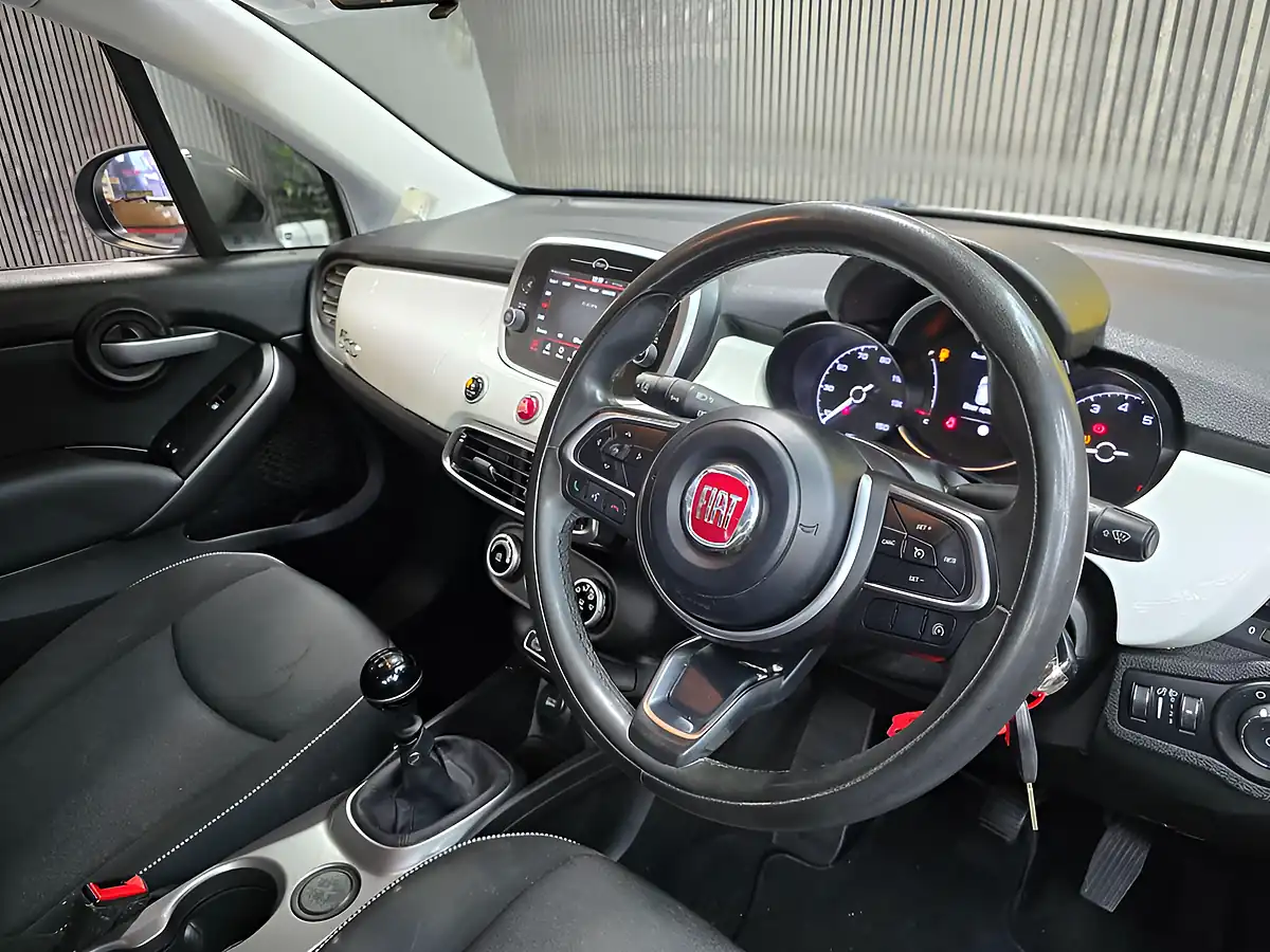 Used 2018 Fiat 500x Urban White - Interior and Exterior details 18