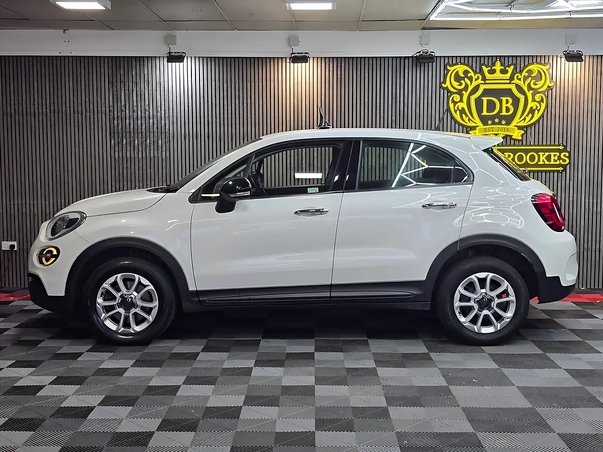 Used 2018 Fiat 500x Urban White - Interior and Exterior details 6