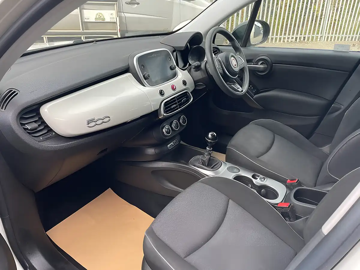 Used 2018 Fiat 500X Urban White - Interior and Exterior details 14