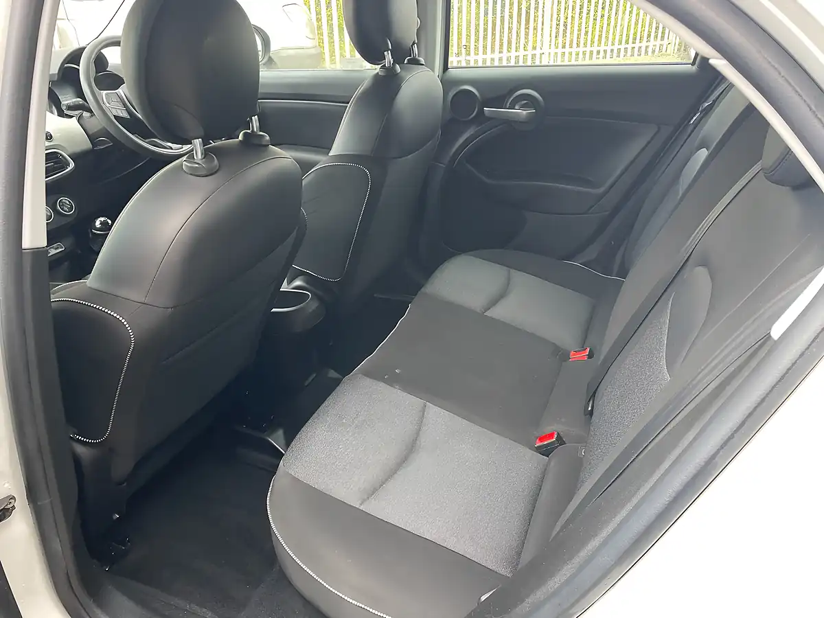 Used 2018 Fiat 500X Urban White - Interior and Exterior details 15