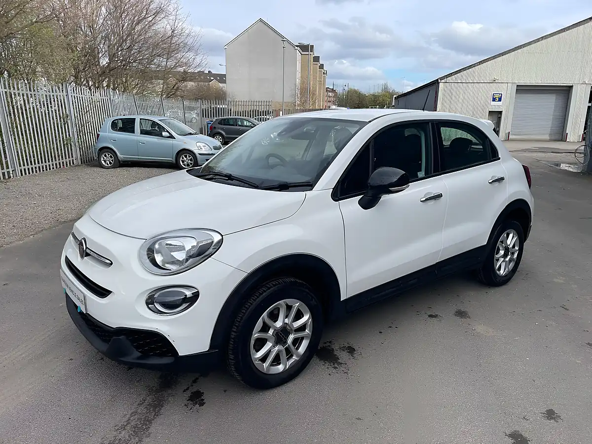 Used 2018 Fiat 500X Urban White - Interior and Exterior details 3