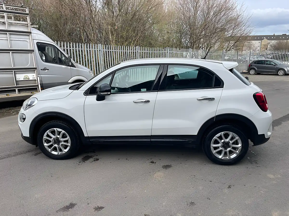 Used 2018 Fiat 500X Urban White - Interior and Exterior details 9