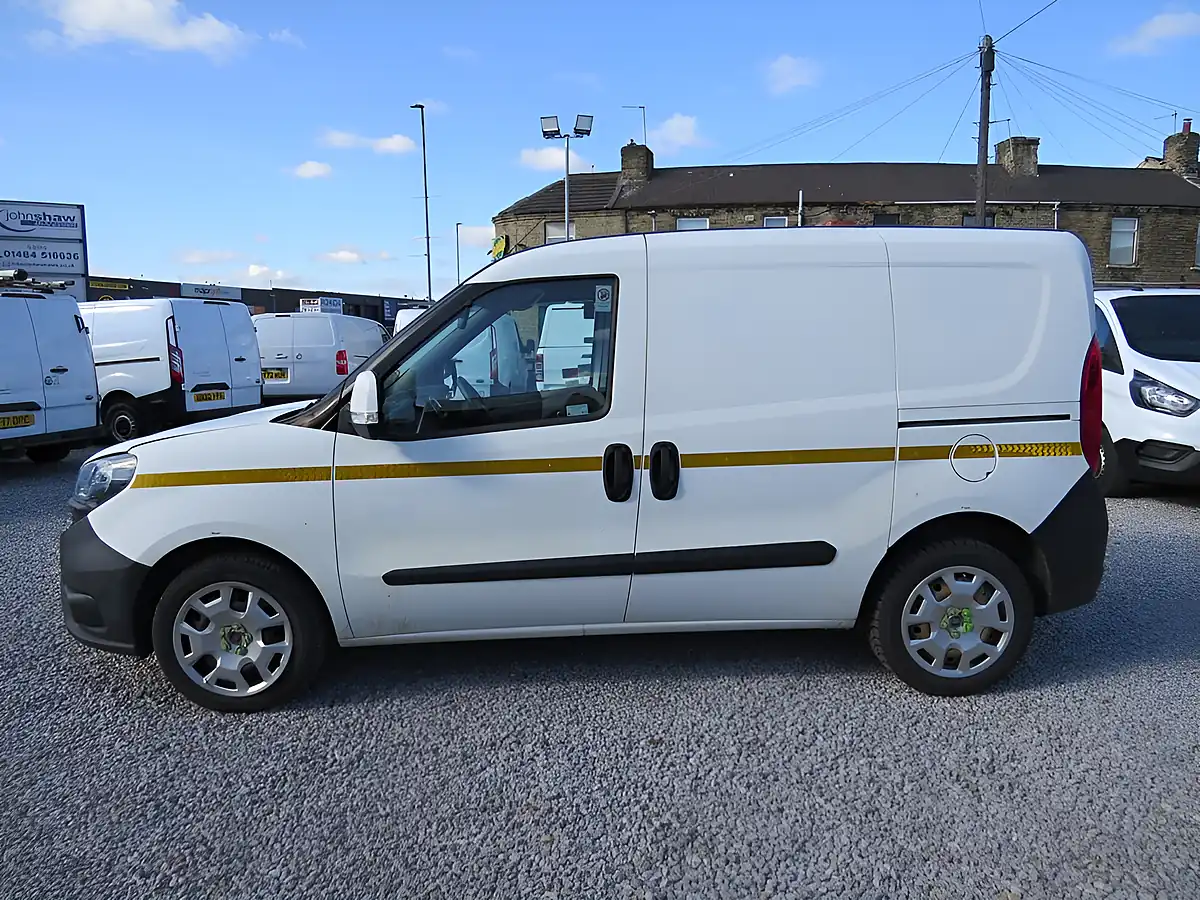 Used 2018 Fiat Doblo Sx White - Interior and Exterior details 10