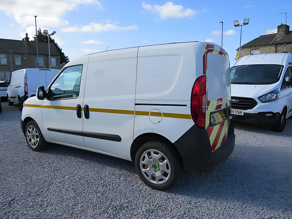 Used 2018 Fiat Doblo Sx White - Interior and Exterior details 12