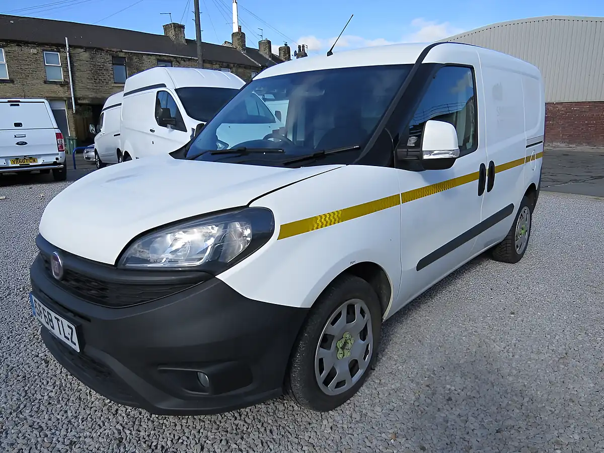 Used 2018 Fiat Doblo Sx White - Interior and Exterior details 4