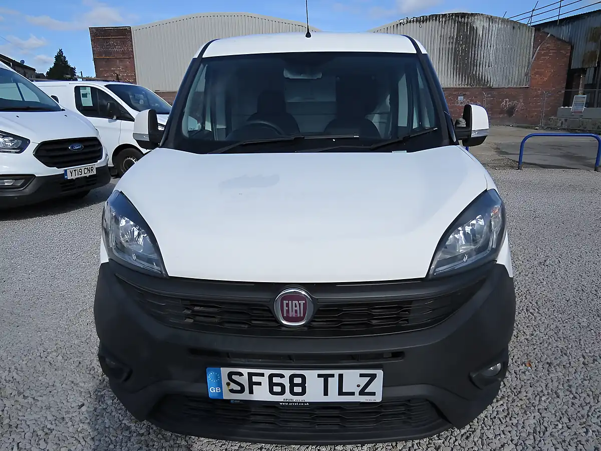 Used 2018 Fiat Doblo Sx White - Interior and Exterior details 9