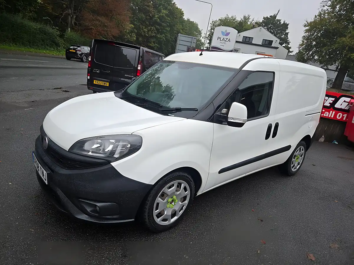 Used 2018 Fiat Doblo Sx White - Interior and Exterior details 3