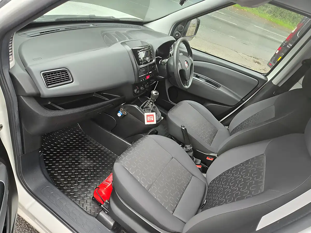 Used 2018 Fiat Doblo Sx White - Interior and Exterior details 5