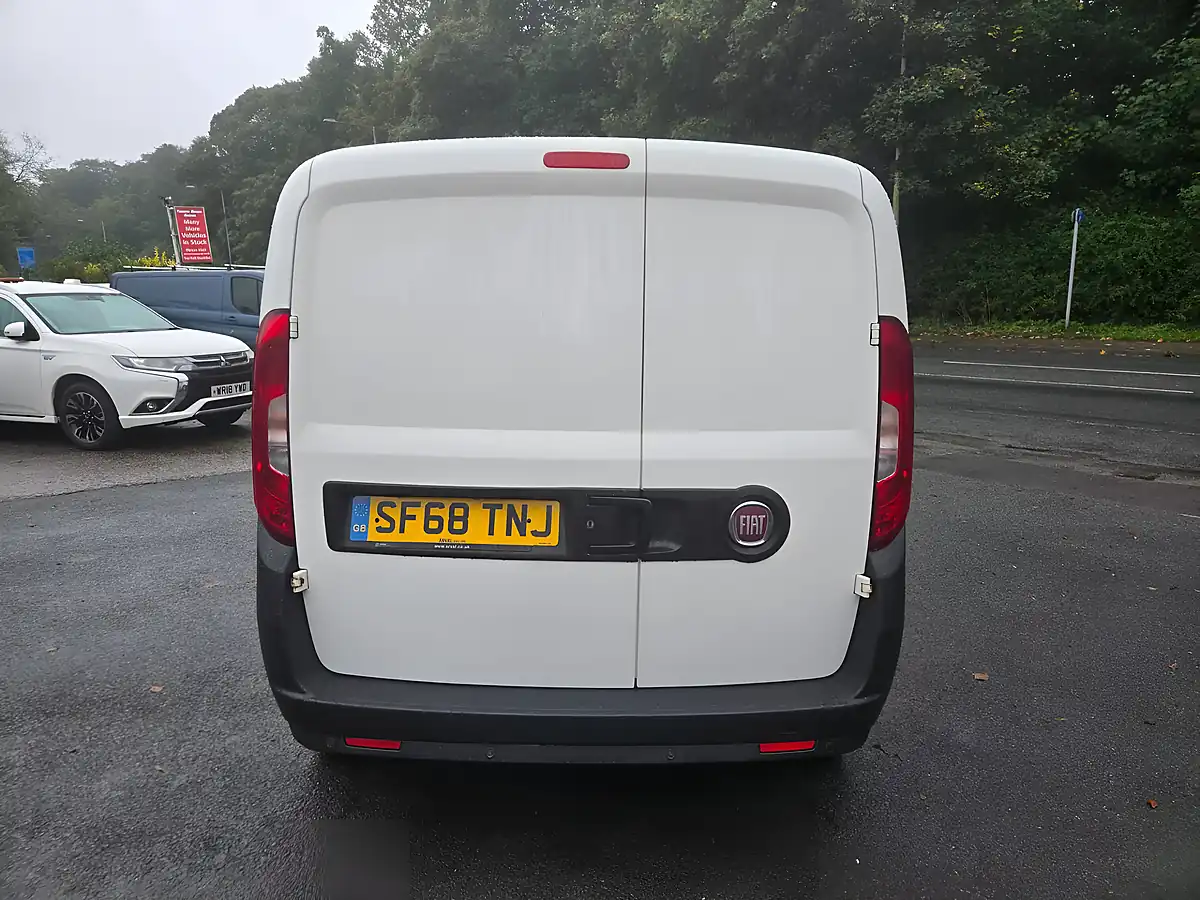 Used 2018 Fiat Doblo Sx White - Interior and Exterior details 9