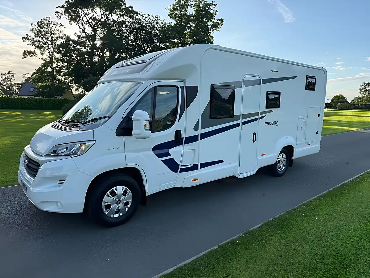 Used 2018 Fiat Ducato 35 C/C White - Front View