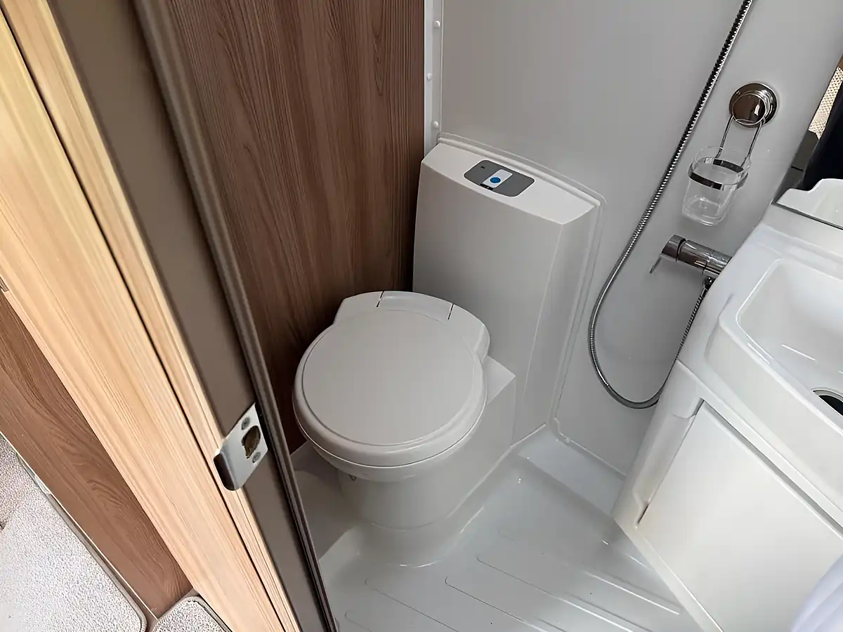 Used 2018 Fiat Ducato 35 C/C White - Interior and Exterior details 14