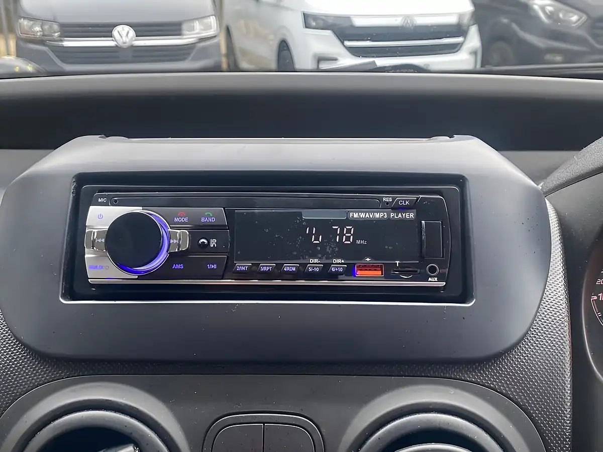 Used 2018 Fiat Fiorino Adventure White - Interior and Exterior details 11