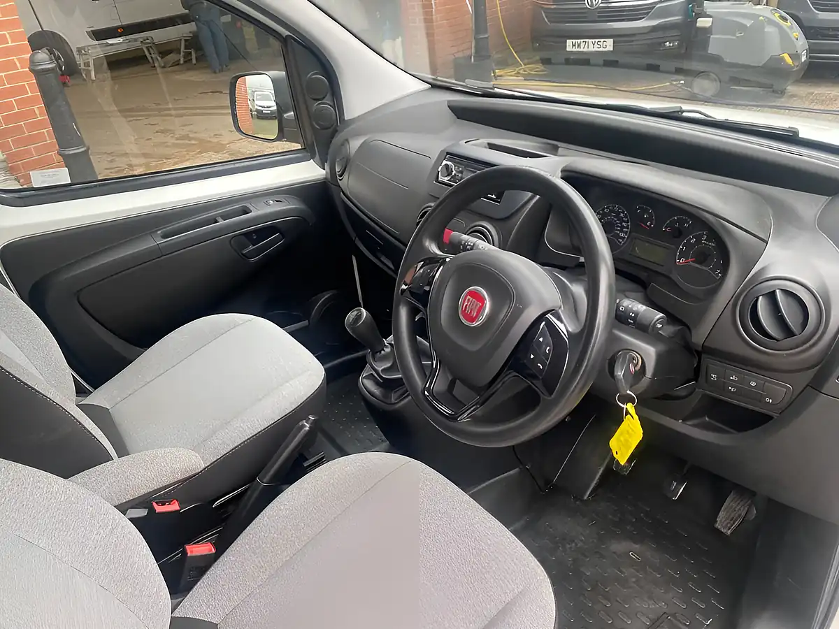 Used 2018 Fiat Fiorino Adventure White - Interior and Exterior details 13