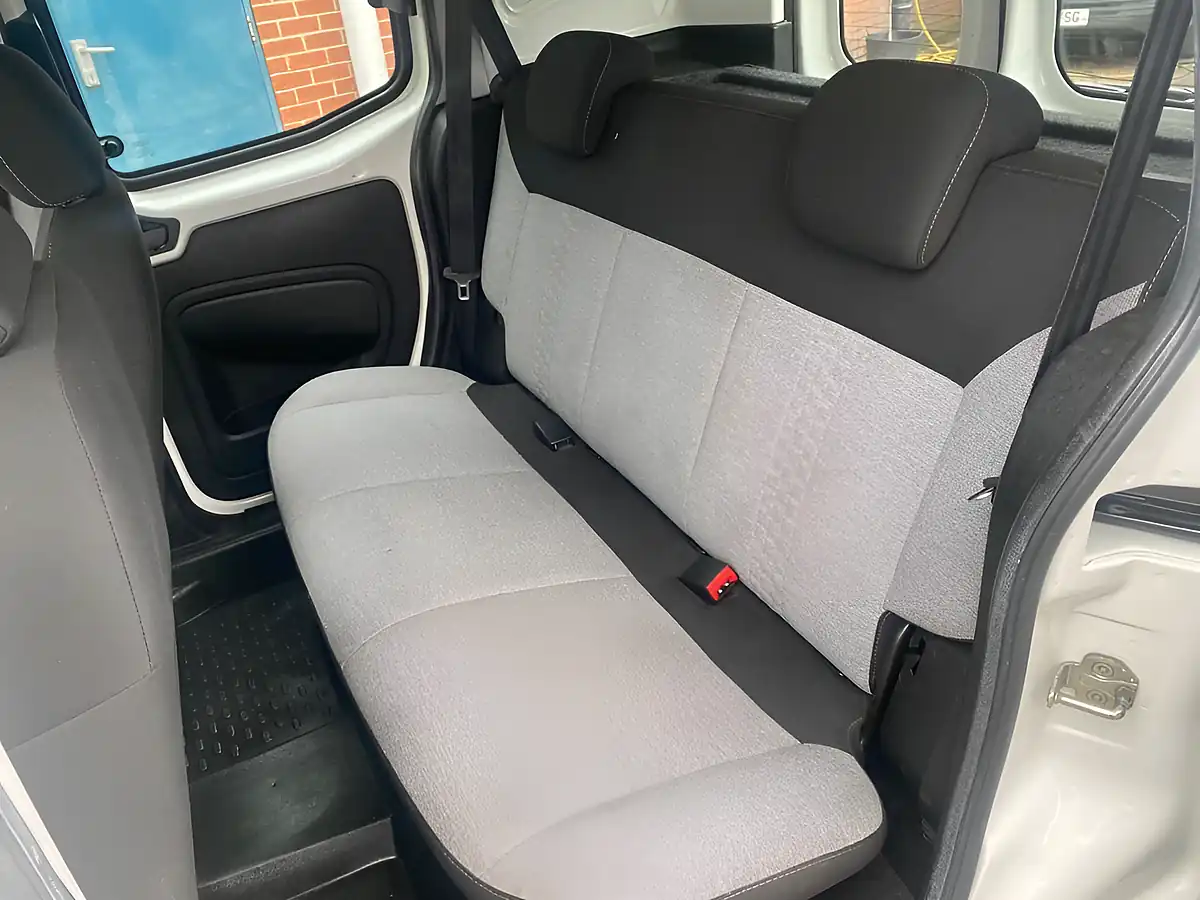 Used 2018 Fiat Fiorino Adventure White - Interior and Exterior details 14