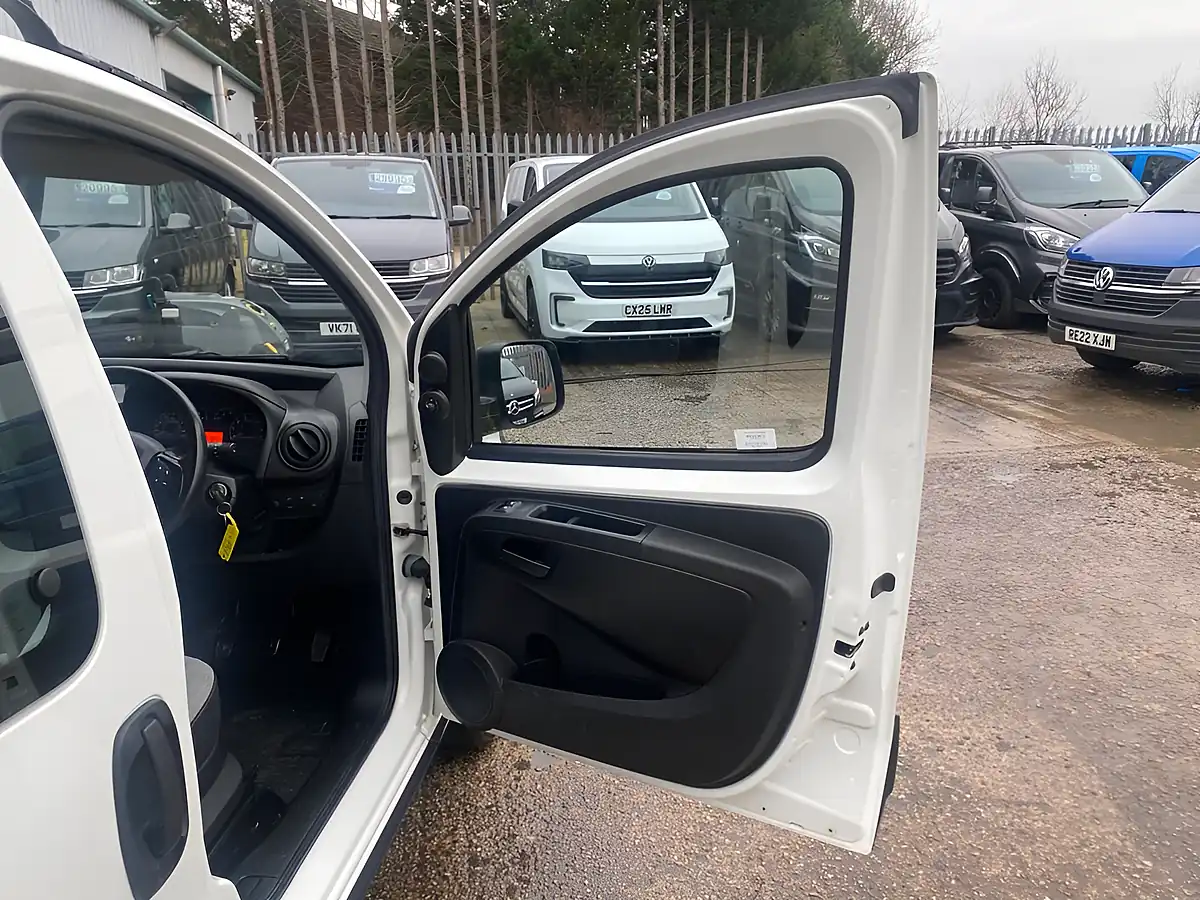 Used 2018 Fiat Fiorino Adventure White - Interior and Exterior details 16