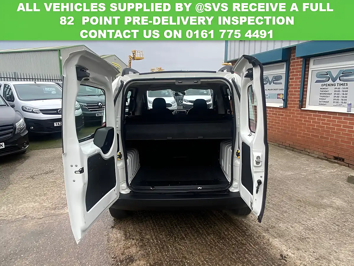 Used 2018 Fiat Fiorino Adventure White - Interior and Exterior details 4