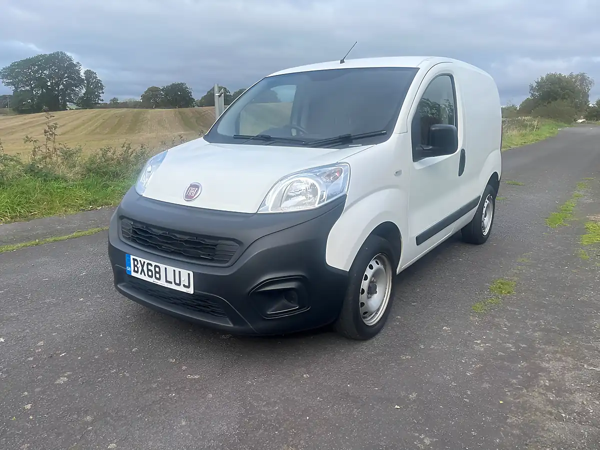 Used 2018 Fiat Fiorino Car Derived Van White - Interior and Exterior details 3