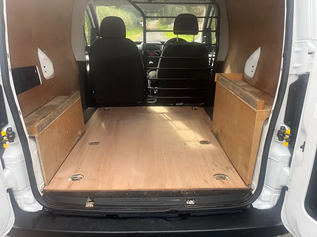 Used 2018 Fiat Fiorino Car Derived Van White - Interior and Exterior details 7