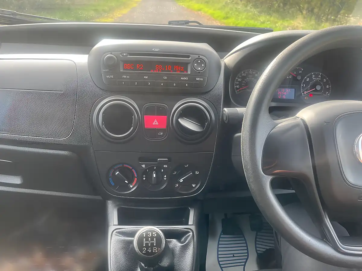 Used 2018 Fiat Fiorino Car Derived Van White - Interior and Exterior details 9