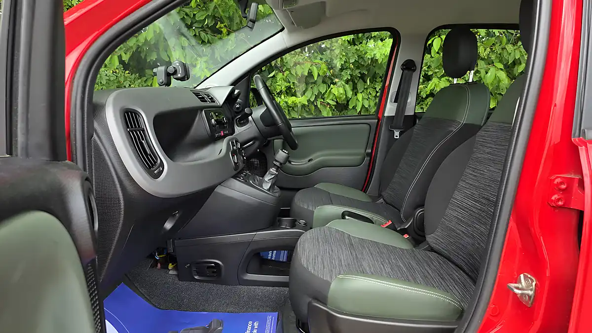 Used 2018 Fiat Panda 4X4 Red - Interior and Exterior details 15