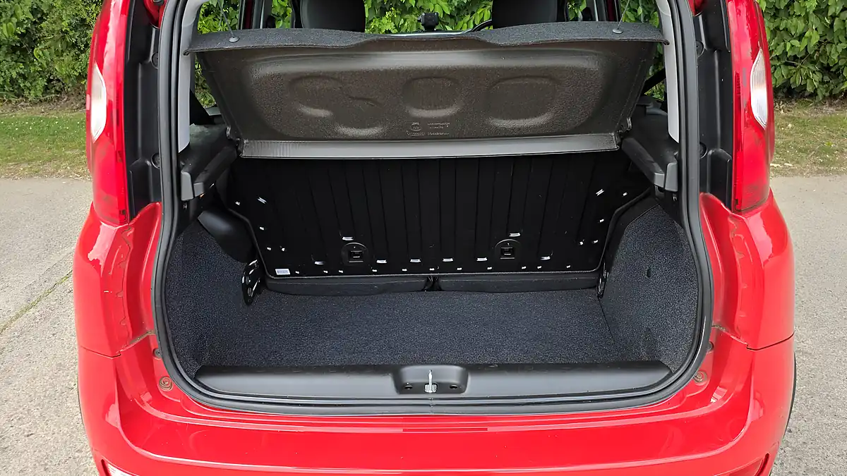 Used 2018 Fiat Panda 4X4 Red - Interior and Exterior details 19