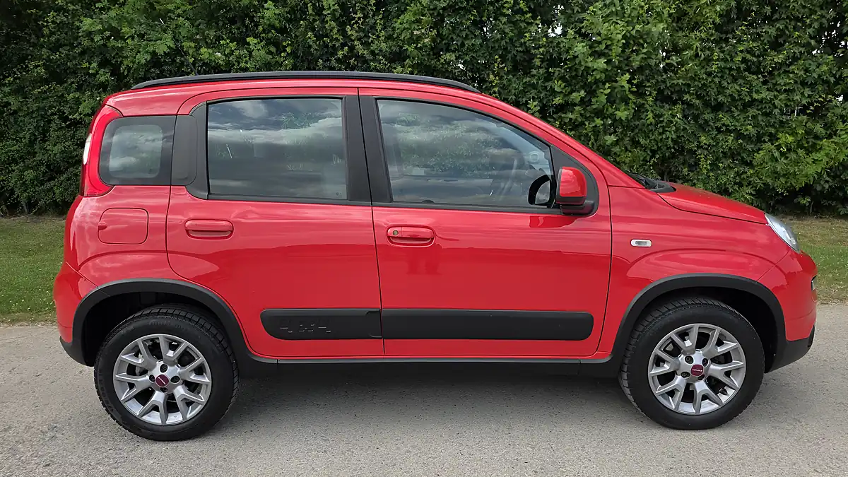Used 2018 Fiat Panda 4X4 Red - Interior and Exterior details 6