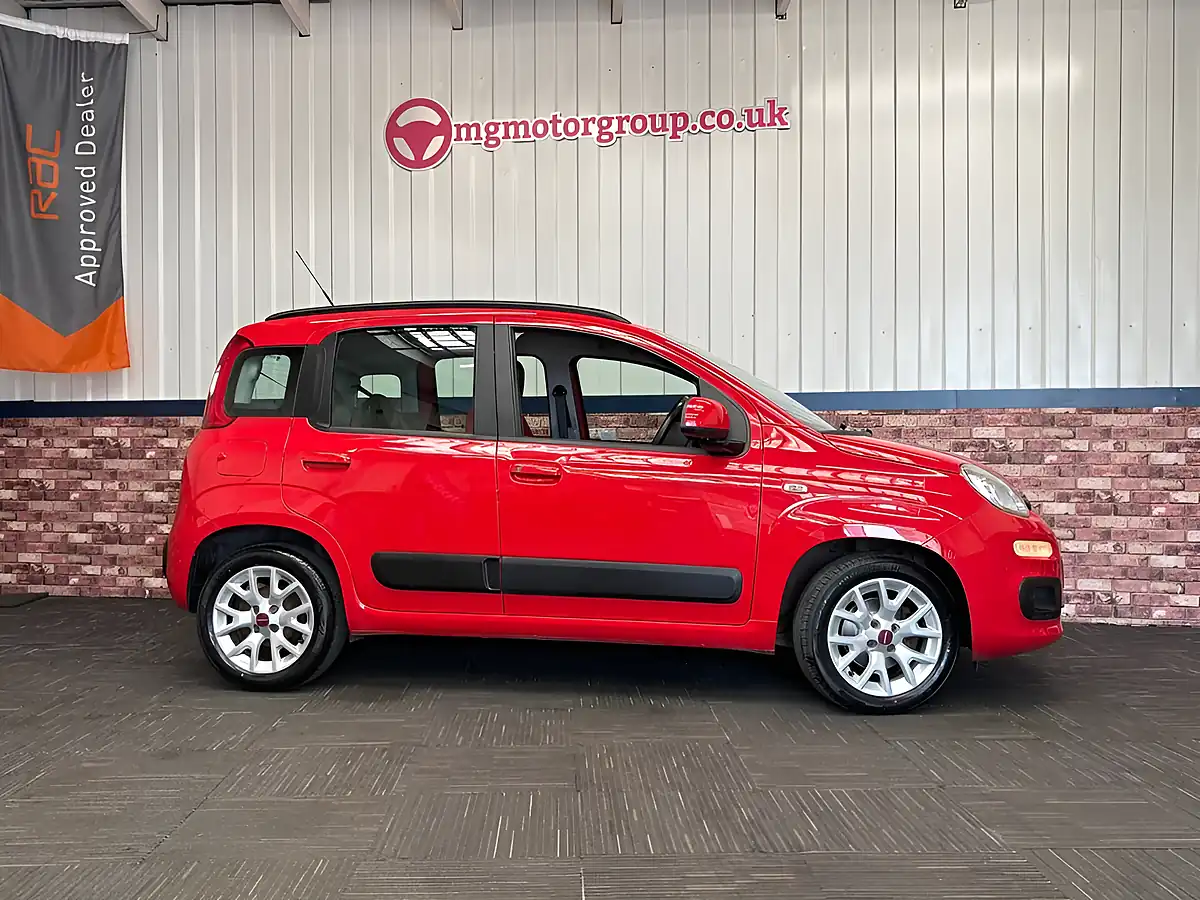 Used 2018 Fiat Panda Lounge Tango Red - Interior and Exterior details 3