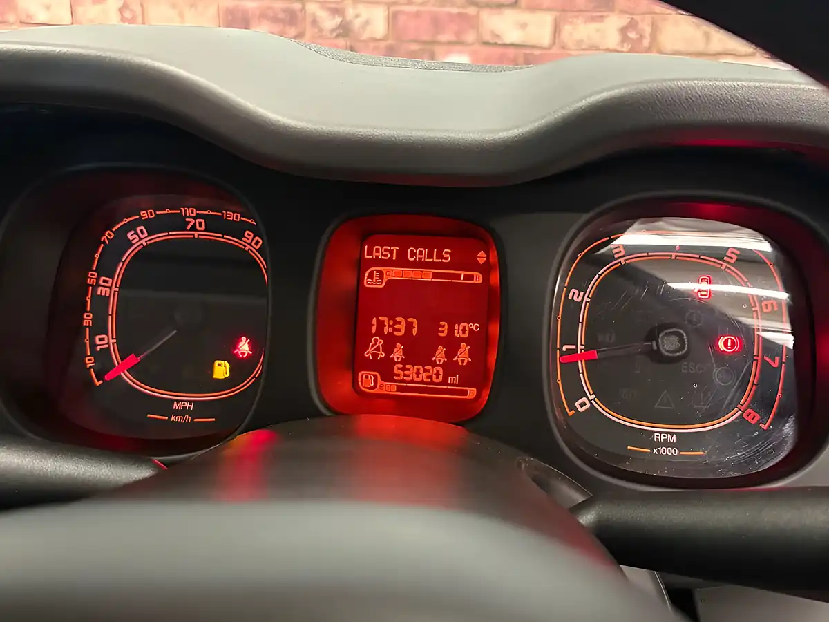 Used 2018 Fiat Panda Lounge Tango Red - Interior and Exterior details 7