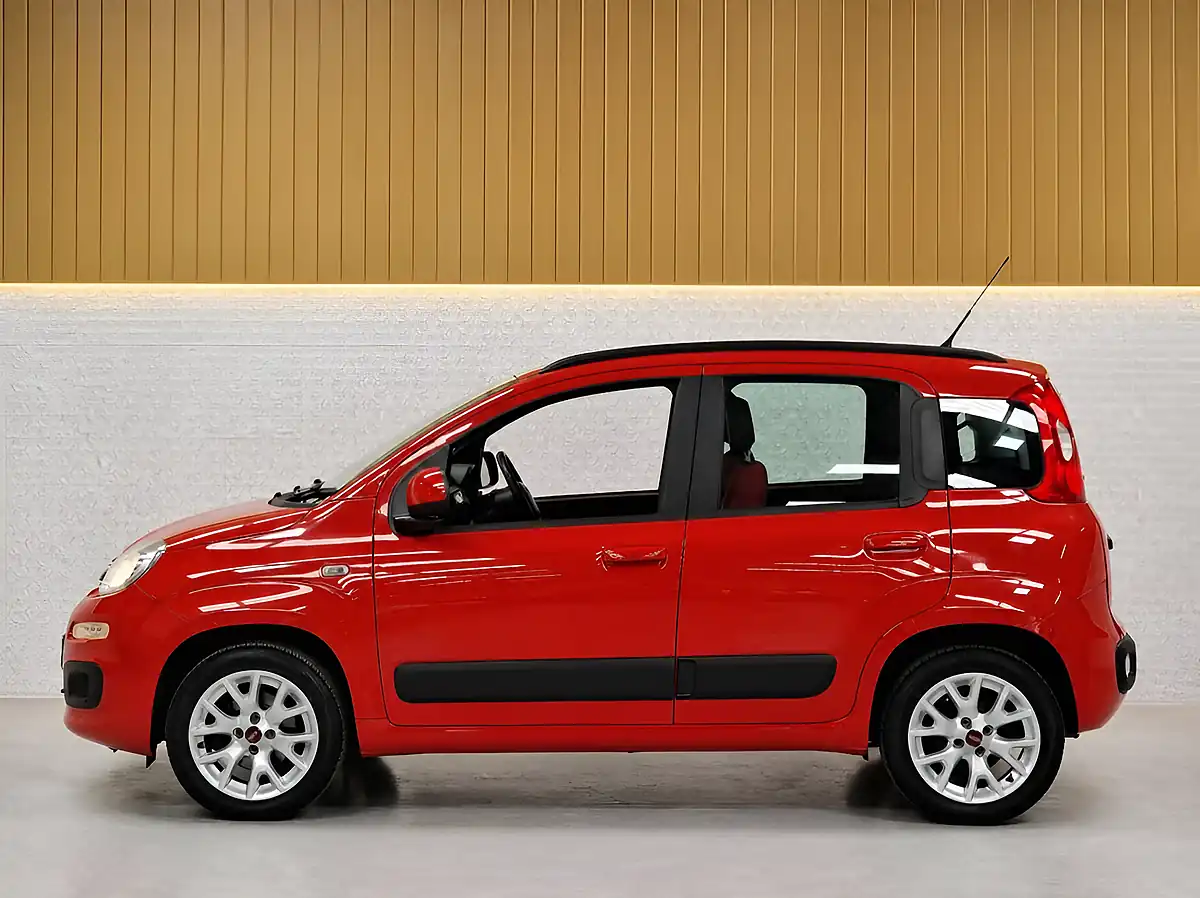 Used 2018 Fiat Panda Lounge Tango Red - Interior and Exterior details 11