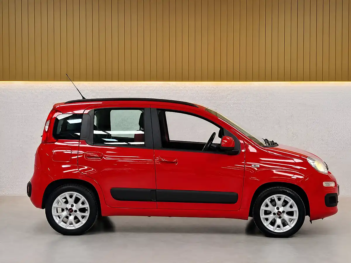 Used 2018 Fiat Panda Lounge Tango Red - Interior and Exterior details 13