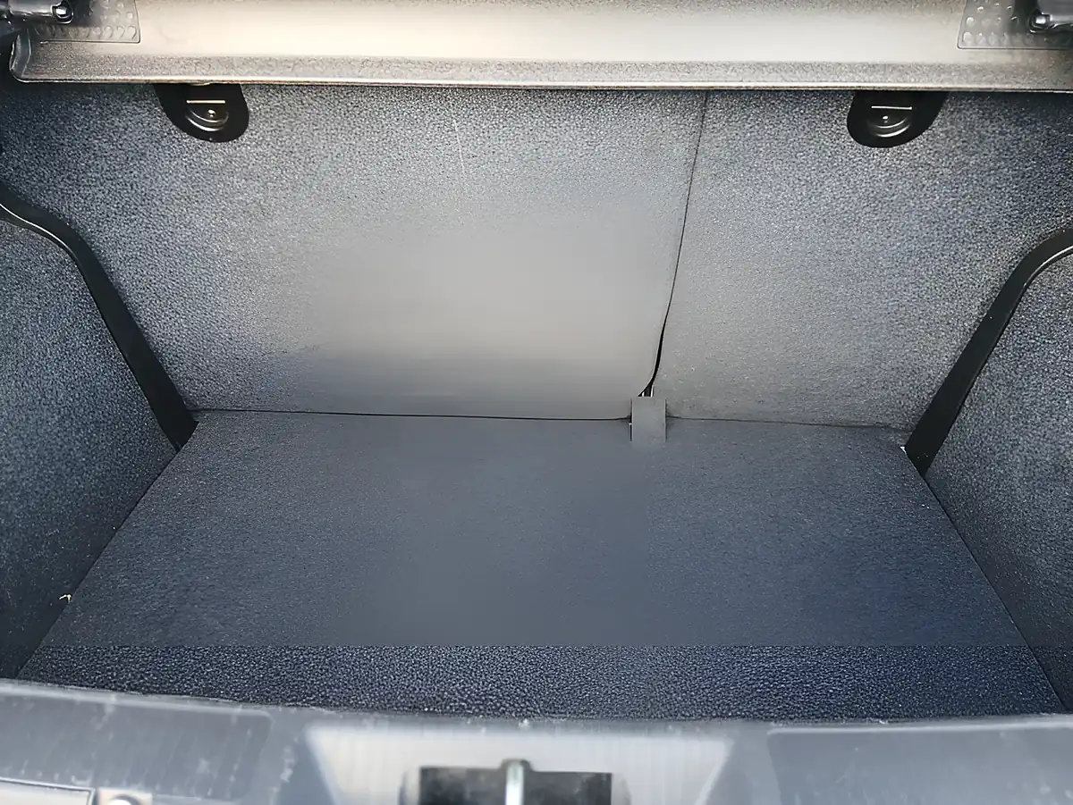 Used 2018 Fiat Punto Pop + White - Interior and Exterior details 11