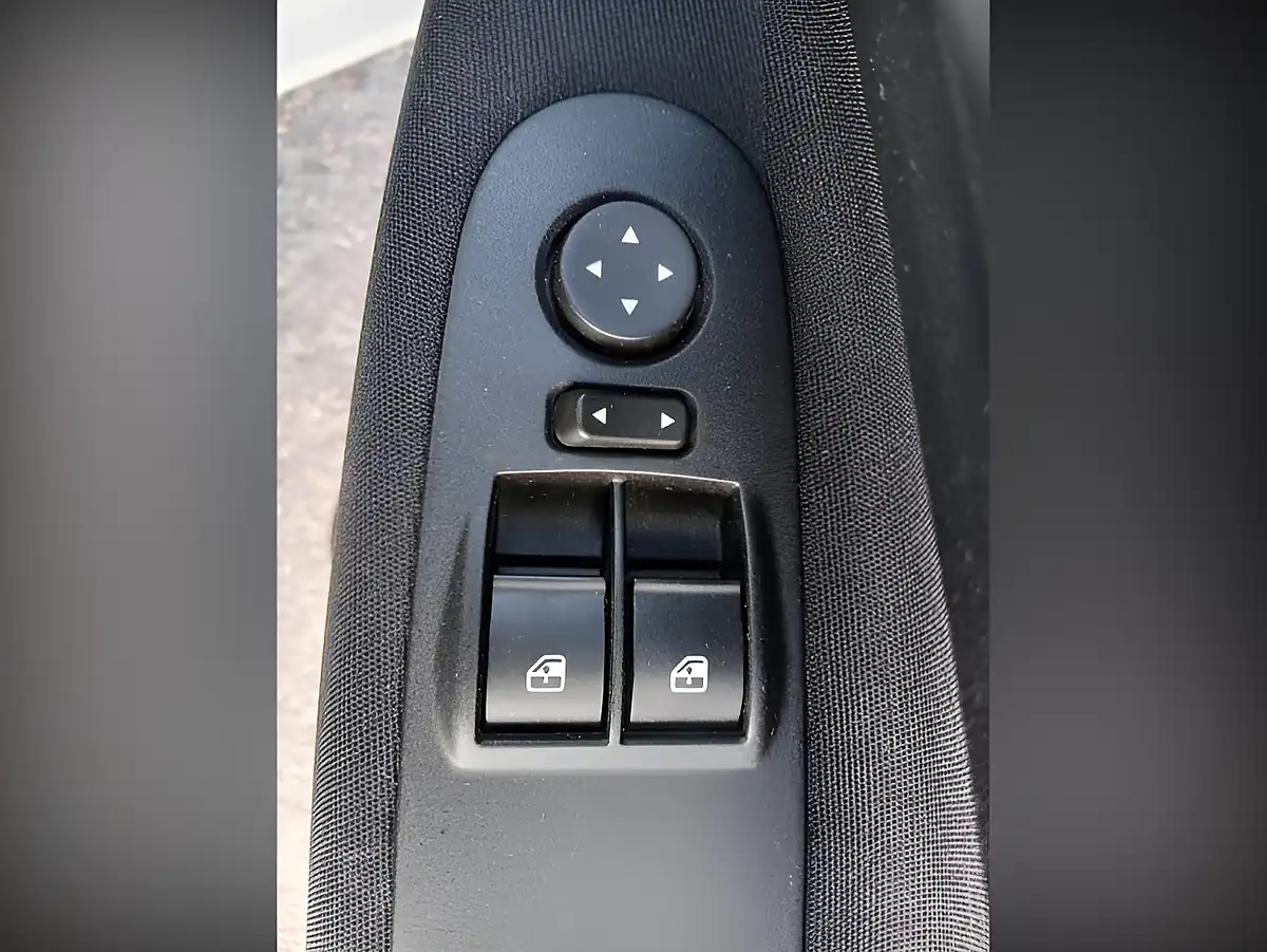 Used 2018 Fiat Punto Pop + White - Interior and Exterior details 12