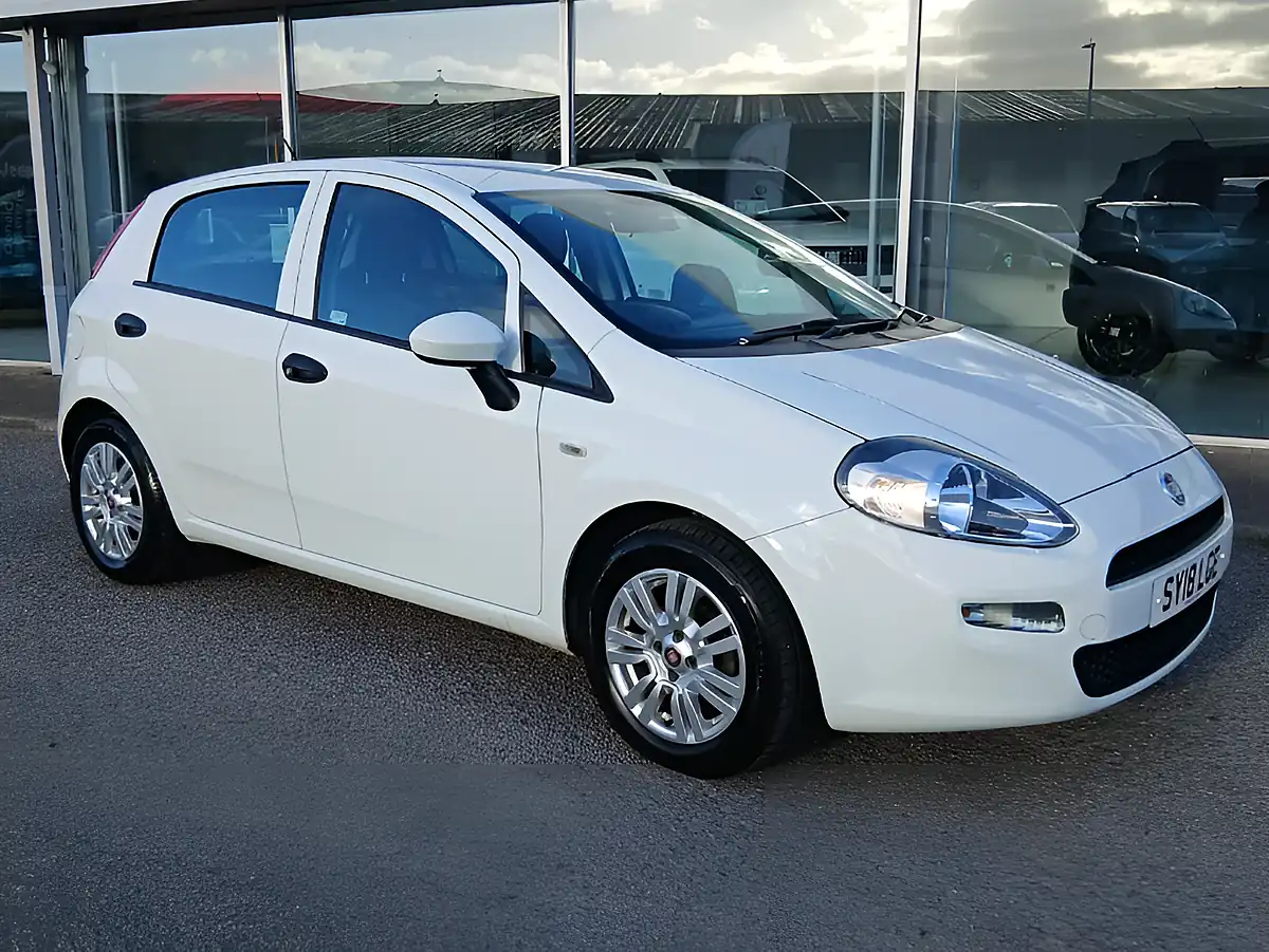 Used 2018 Fiat Punto Pop + White - Interior and Exterior details 4