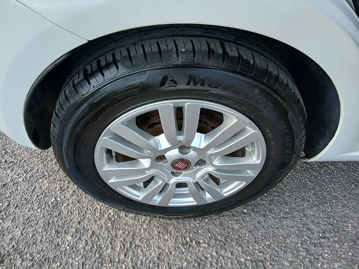 Used 2018 Fiat Punto Pop + White - Interior and Exterior details 7