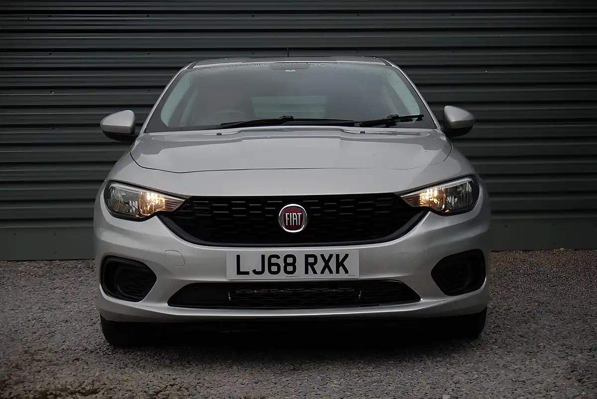 Used 2018 Fiat Tipo Easy Grey - Interior and Exterior details 3