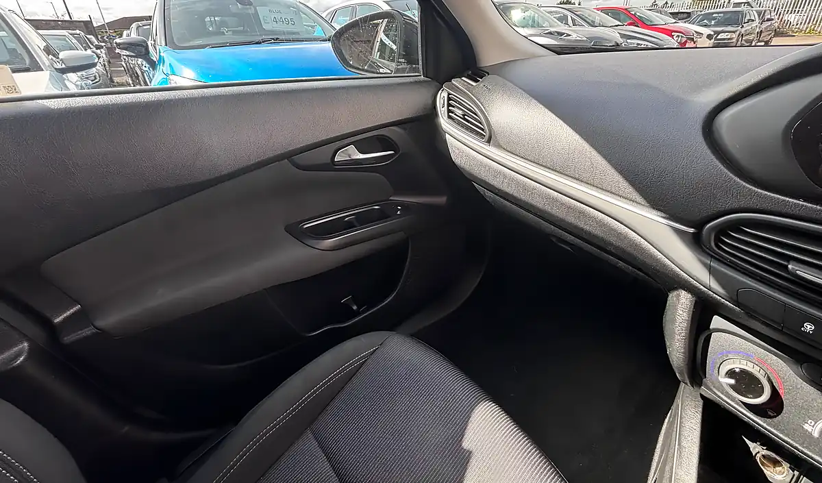 Used 2018 Fiat Tipo Easy Plus Black - Interior and Exterior details 14