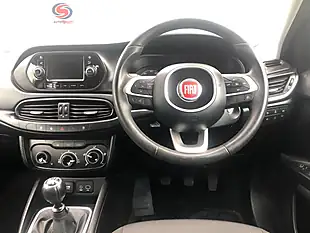 Used 2018 Fiat Tipo Easy+ Red - Interior and Exterior details 11