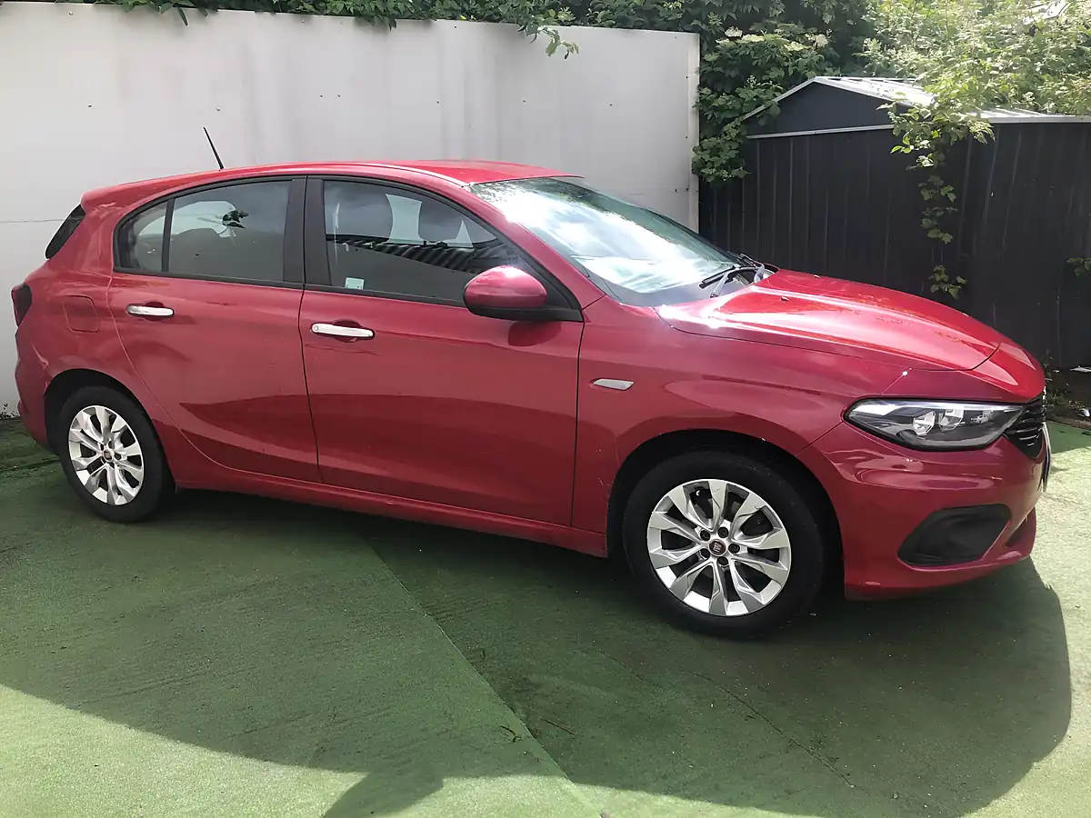 Used 2018 Fiat Tipo Easy+ Red - Interior and Exterior details 6