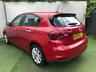 Used 2018 Fiat Tipo Easy+ Red - Interior and Exterior details 7
