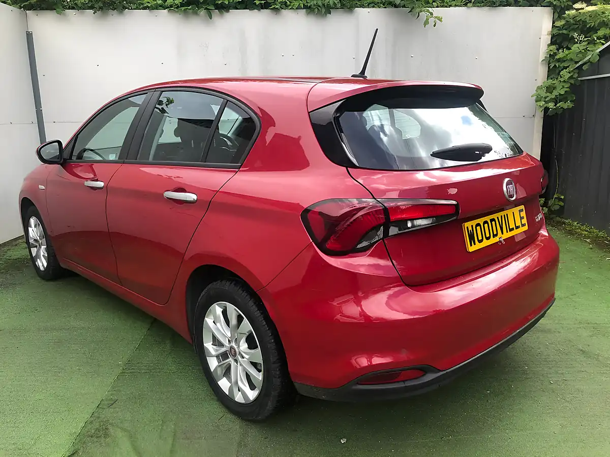 Used 2018 Fiat Tipo Easy+ Red - Interior and Exterior details 7