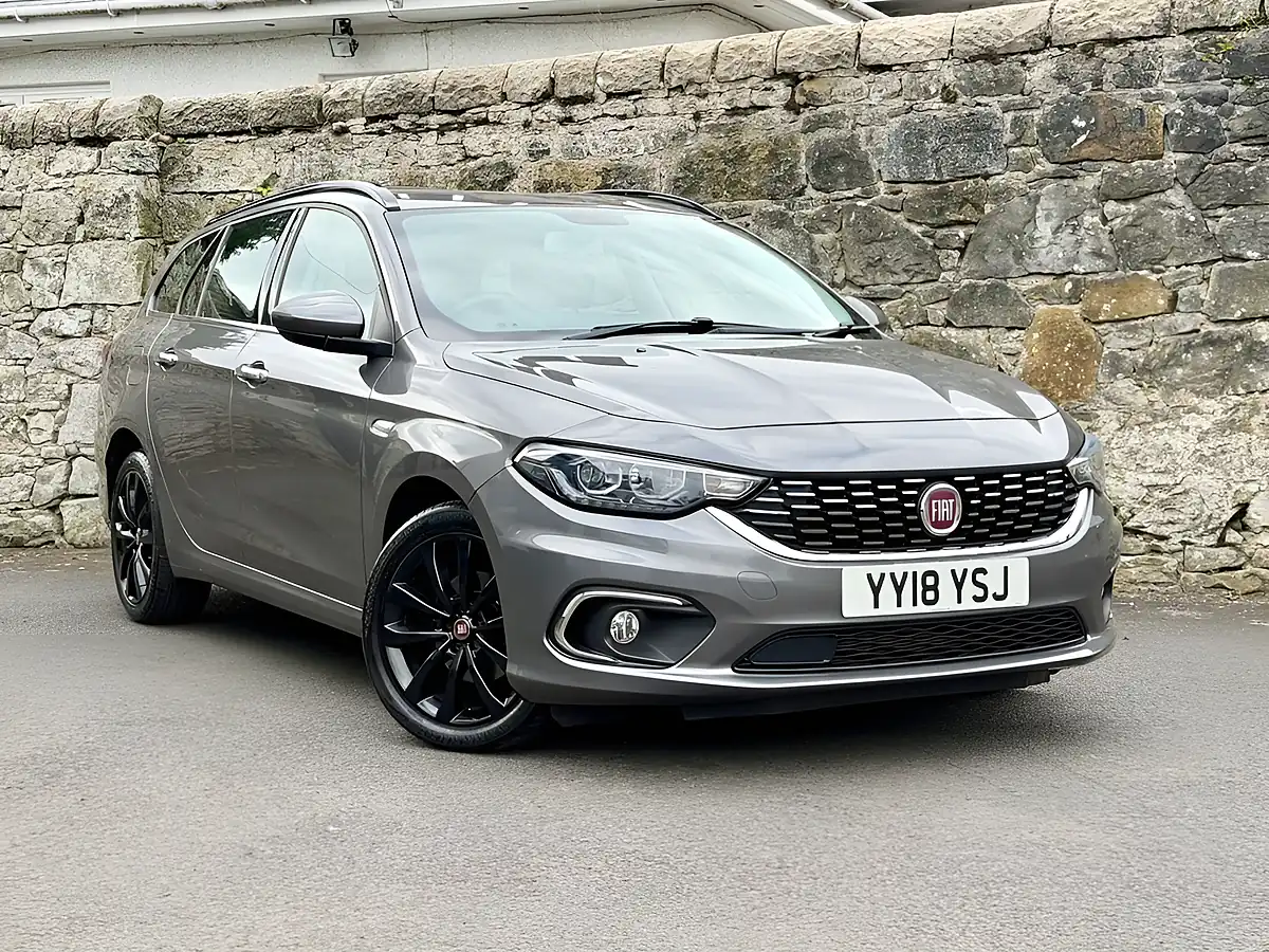 Used 2018 Fiat Tipo Lounge Grey - Front View