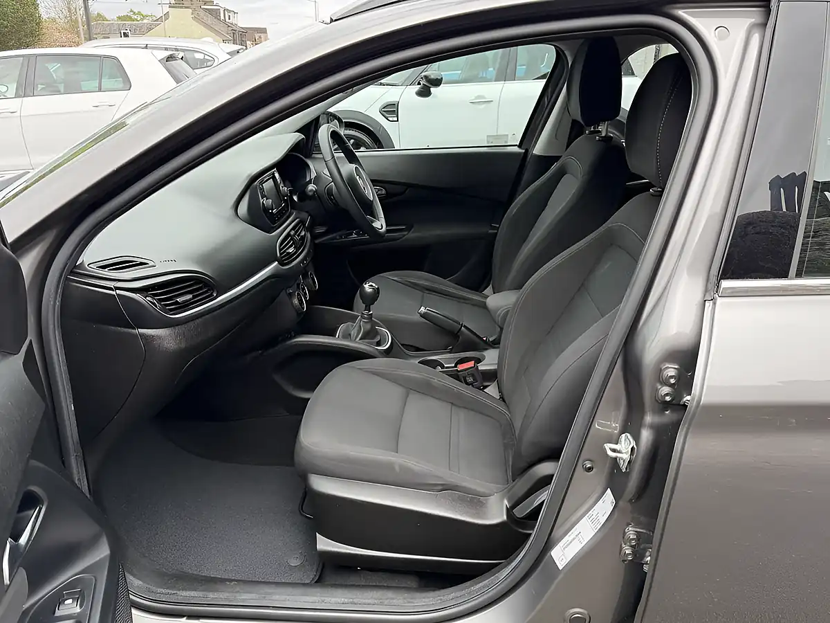 Used 2018 Fiat Tipo Lounge Grey - Interior and Exterior details 17
