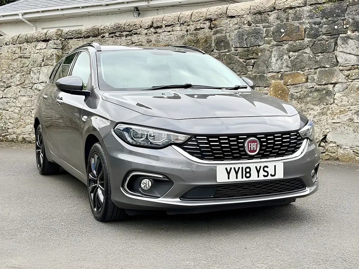 Used 2018 Fiat Tipo Lounge Grey - Interior and Exterior details 9