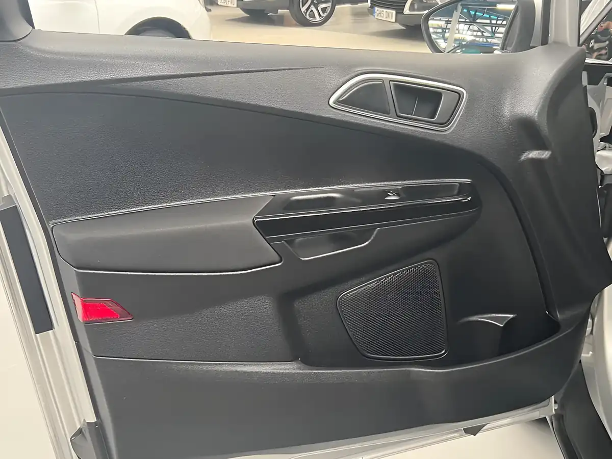Used 2018 Ford B-Max Zetec Navigator Silver - Interior and Exterior details 12