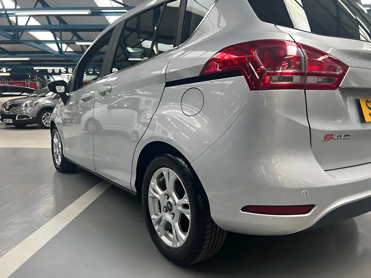 Used 2018 Ford B-Max Zetec Navigator Silver - Interior and Exterior details 8