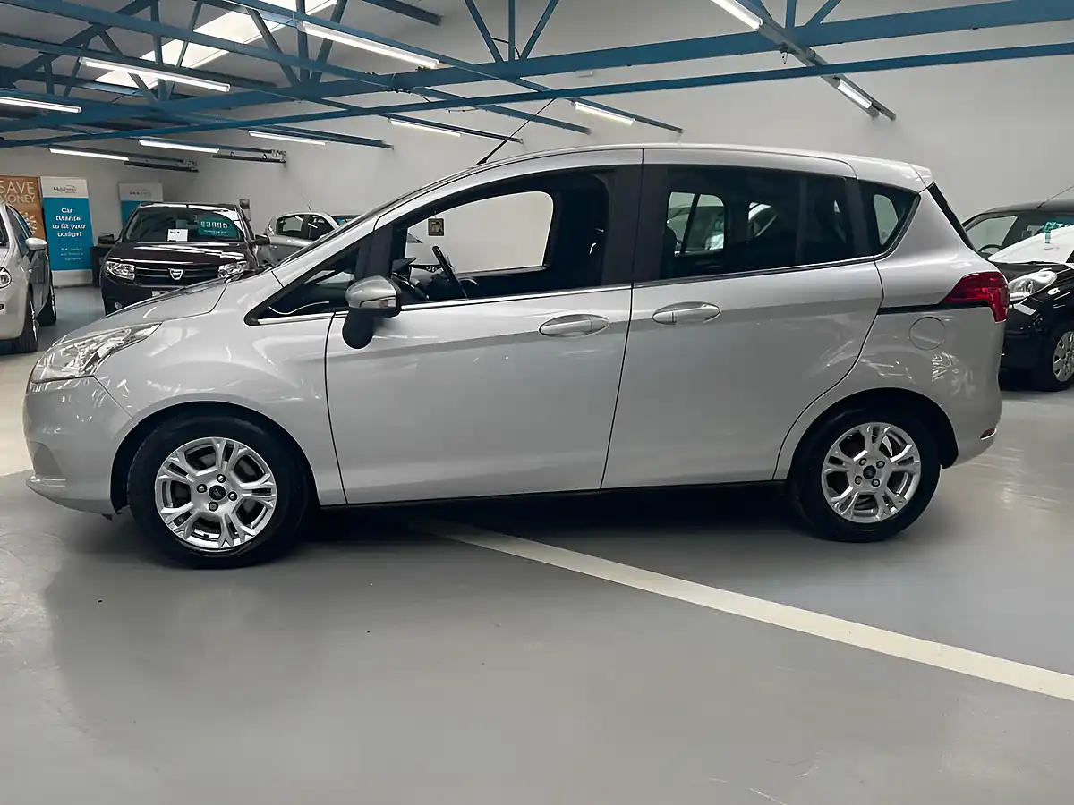 Used 2018 Ford B-Max Zetec Navigator Silver - Interior and Exterior details 9