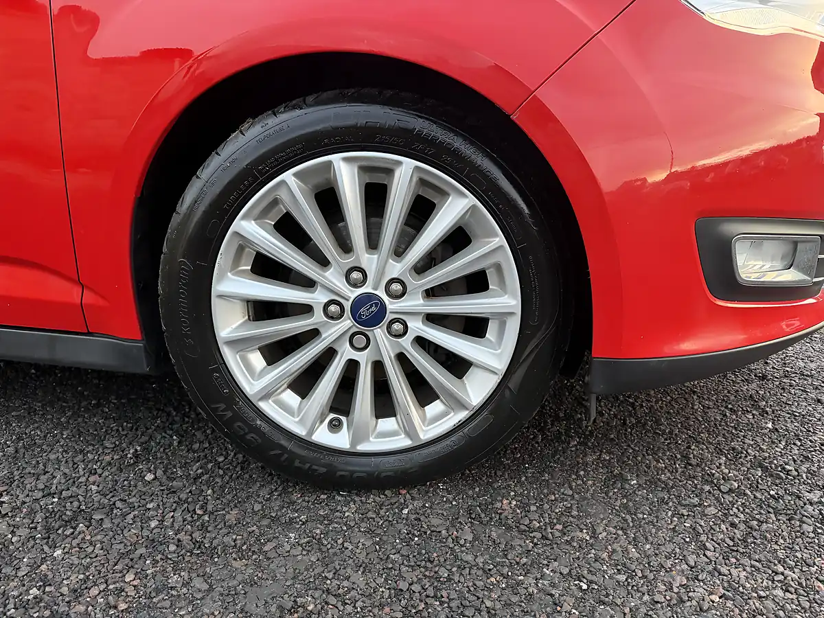 Used 2018 Ford C-Max Titanium Red - Interior and Exterior details 3