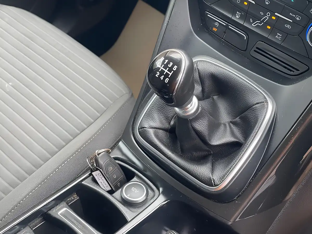 Used 2018 Ford C-Max Titanium Silver - Interior and Exterior details 16