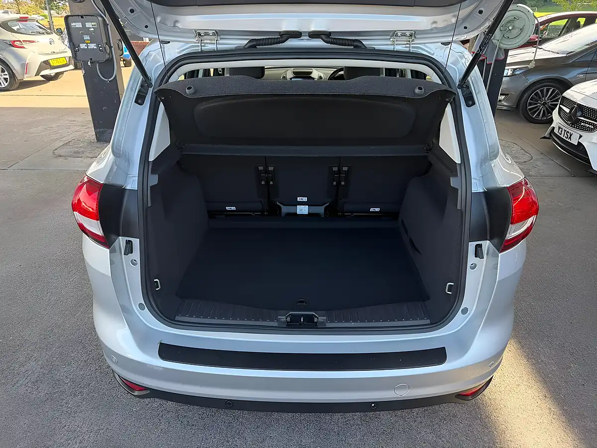 Used 2018 Ford C-Max Titanium Silver - Interior and Exterior details 17