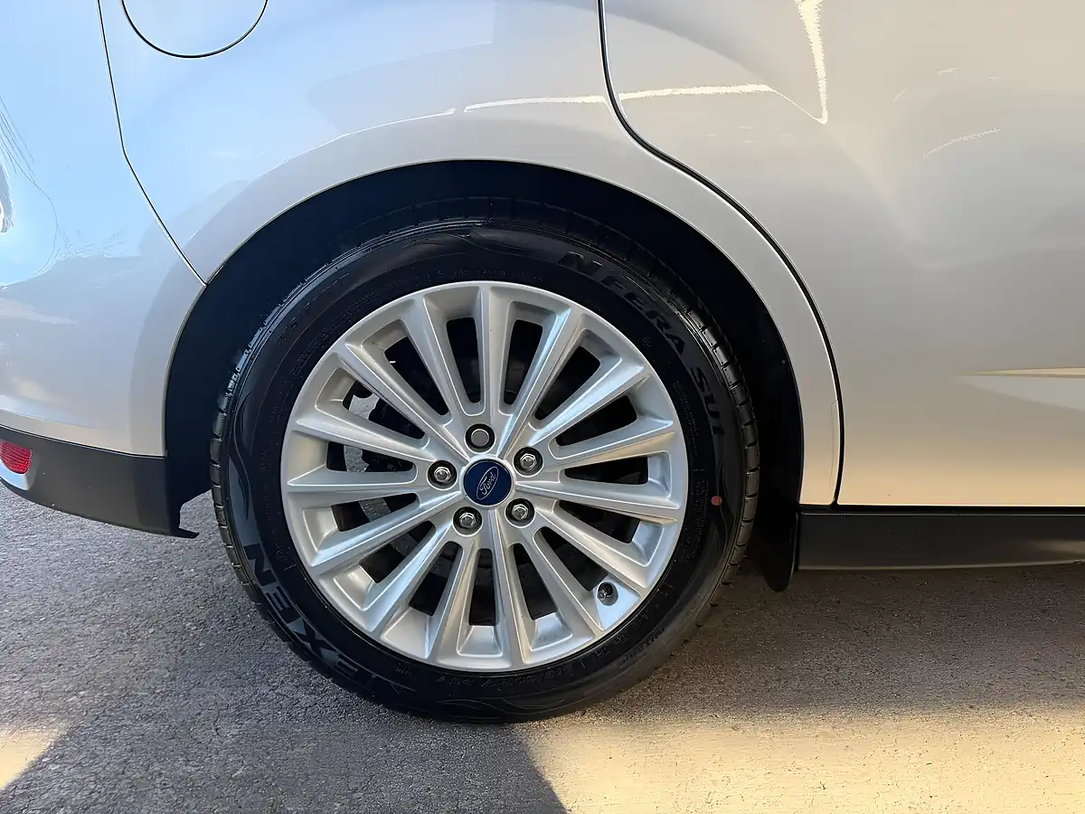 Used 2018 Ford C-Max Titanium Silver - Interior and Exterior details 9